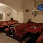 Отель Zum Goldenen Loewen Мерзебург