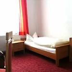 Отель Zum Goldenen Loewen 3*