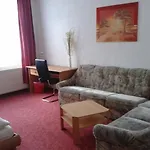 Zum Goldenen Loewen Отель 3*