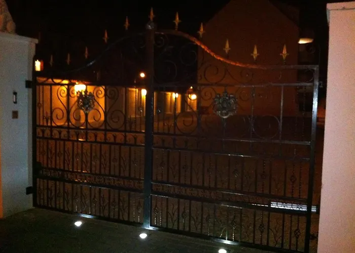 Zum Goldenen Loewen Hotell 3*